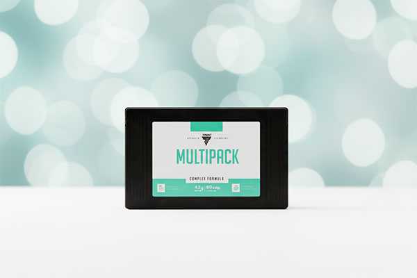 کپسول مولتی ویتامین ترک نوتریشن روی سطح سفید