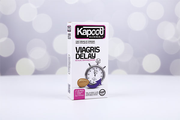 کاندوم تاخیری ویاگریس کاپوت 12 عددی روی سطح سفید