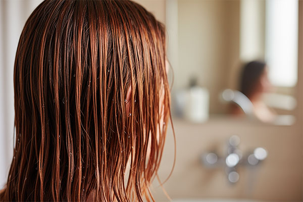 موهای رنگشده درخشان پس از استفاده از شامپو اویکالر اویدرم