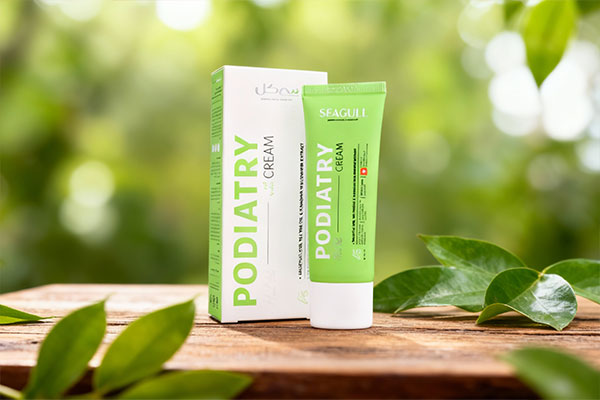 کرم ترک پا هیل پرو سی گل در کنار عناصر طبیعی