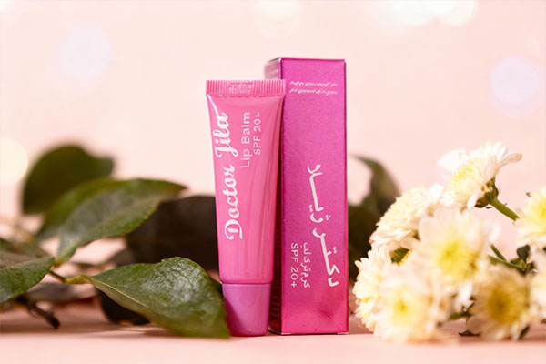نمای نزدیک از کرم لب دکتر ژیلا SPF20