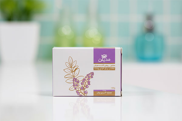 صابون روشن کننده مدیلن روی پیشخوان سفید