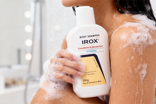 استفاده از شامپو بدن کرمی ایروکس برای پوست خشک و حساس