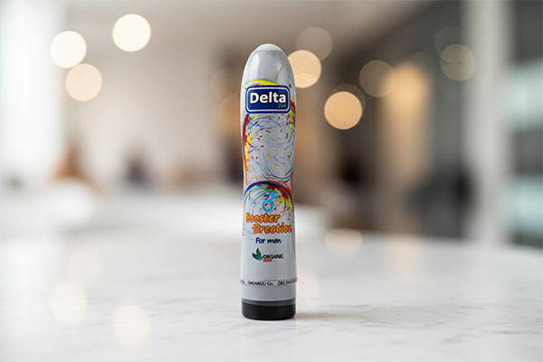 ژل تقویت کننده بوستر اریکشن آقایان دلتازکس روی سطح مرمر سفید