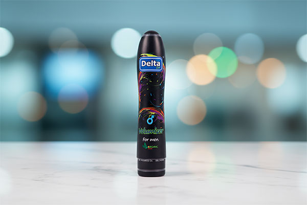 ژل حجم دهنده دلتازکس روی سطح مرمر سفید