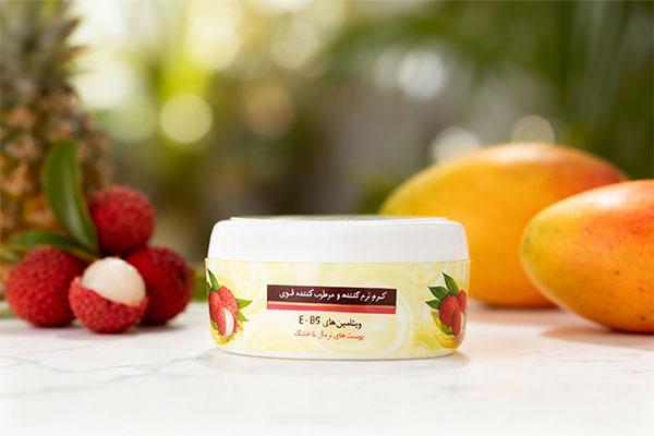 کرم مرطوب کننده سیلکی تاچ مای با عصاره میوههای استوایی
