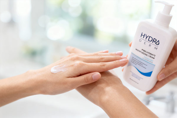 تأثیر کرم رطوبت‌رسان آکوا میست هیدرودرم بر پوست صورت