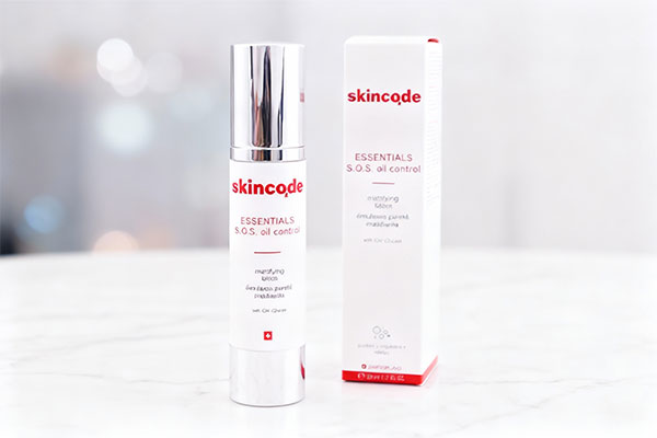 لوسیون مات کننده پوست چرب اسکین کد برای کنترل چربی پوست