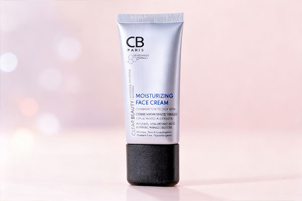 کرم آبرسان صورت پوست چرب سی بی پاریس مناسب برای استفاده روزانه