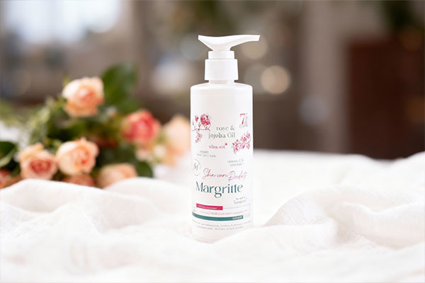 کرم مرطوب کننده رز و جوجوبا مارگریت برای آبرسانی پوست