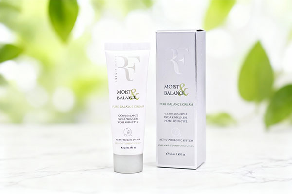 کرم آبرسان رویال فم برای پوست چرب و مختلط