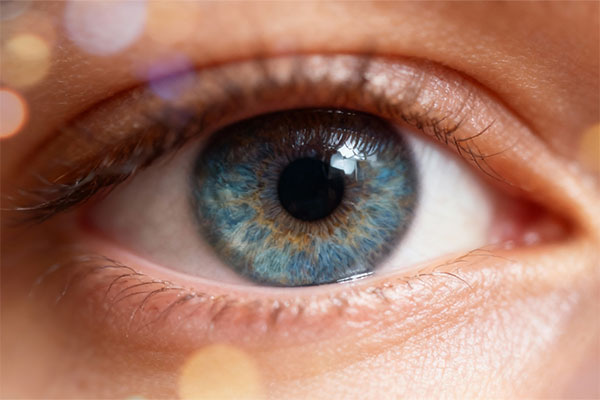 تصویر چشم سالم با وضوح بالا برای سلامت بینایی با مگا ویژن